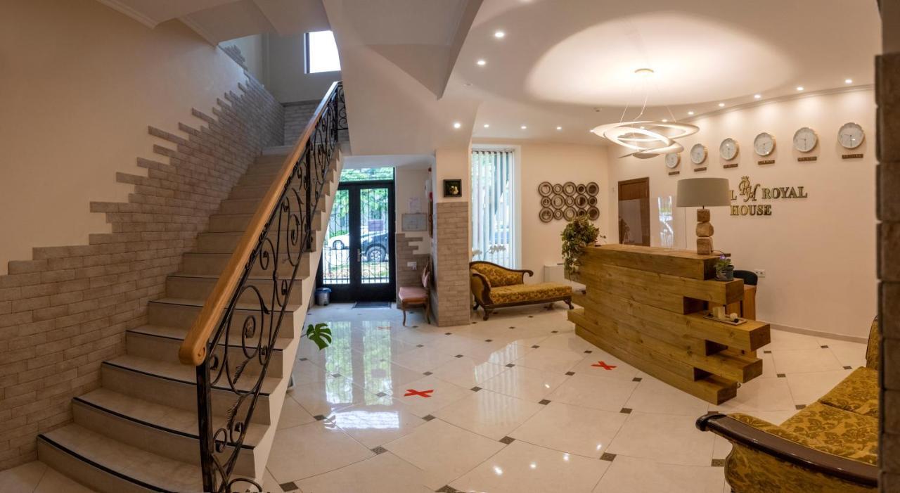 Royal House Hotel Gori Luaran gambar
