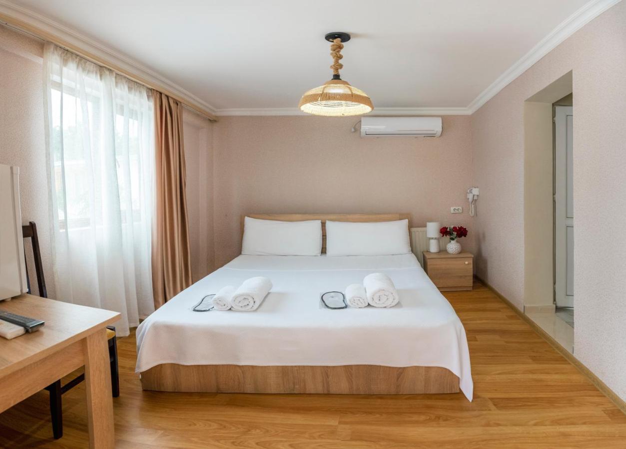 Royal House Hotel Gori Luaran gambar
