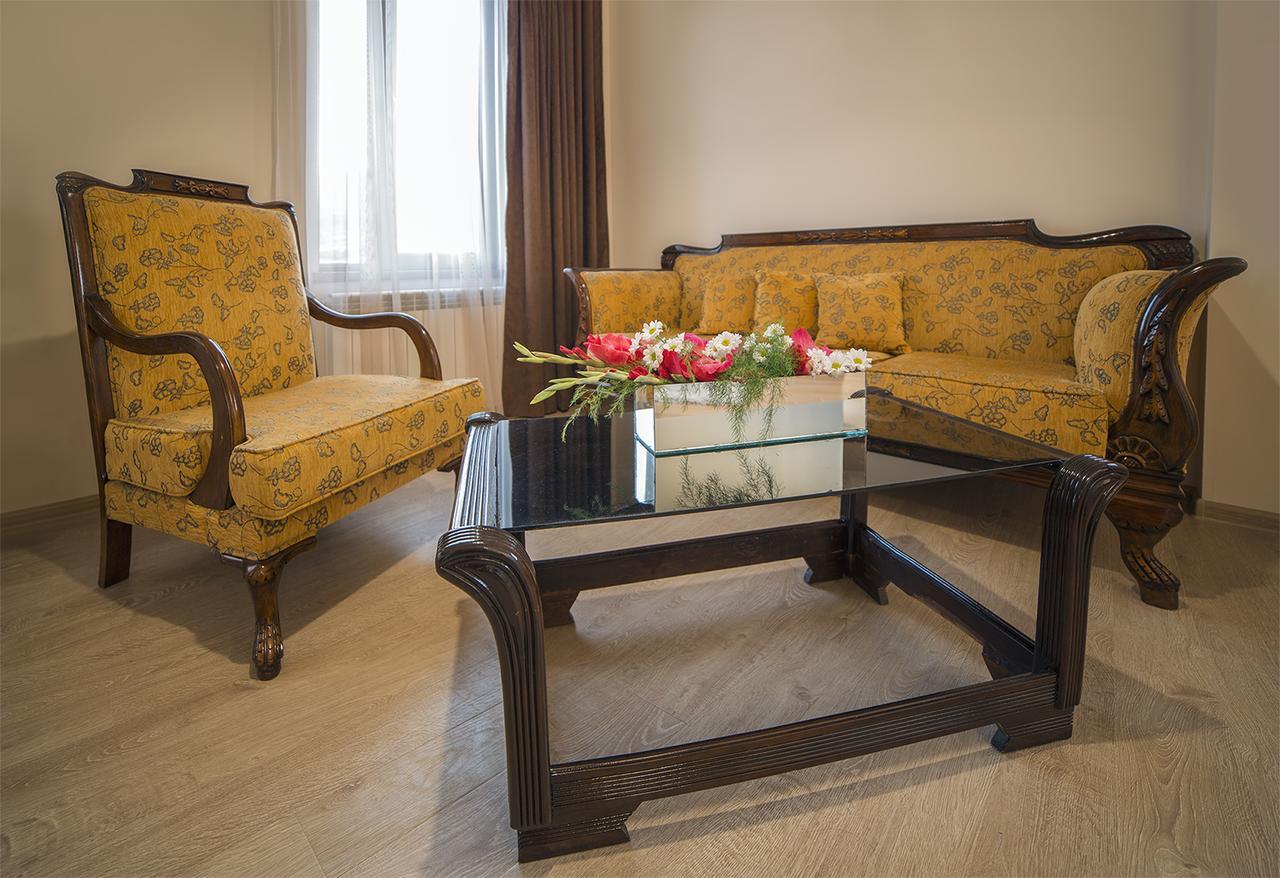 Royal House Hotel Gori Luaran gambar